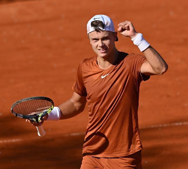 的表现击败 的表现击败