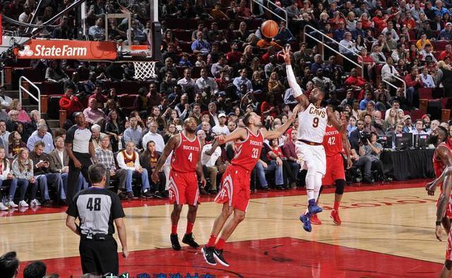 核心常围绕 核心常围绕